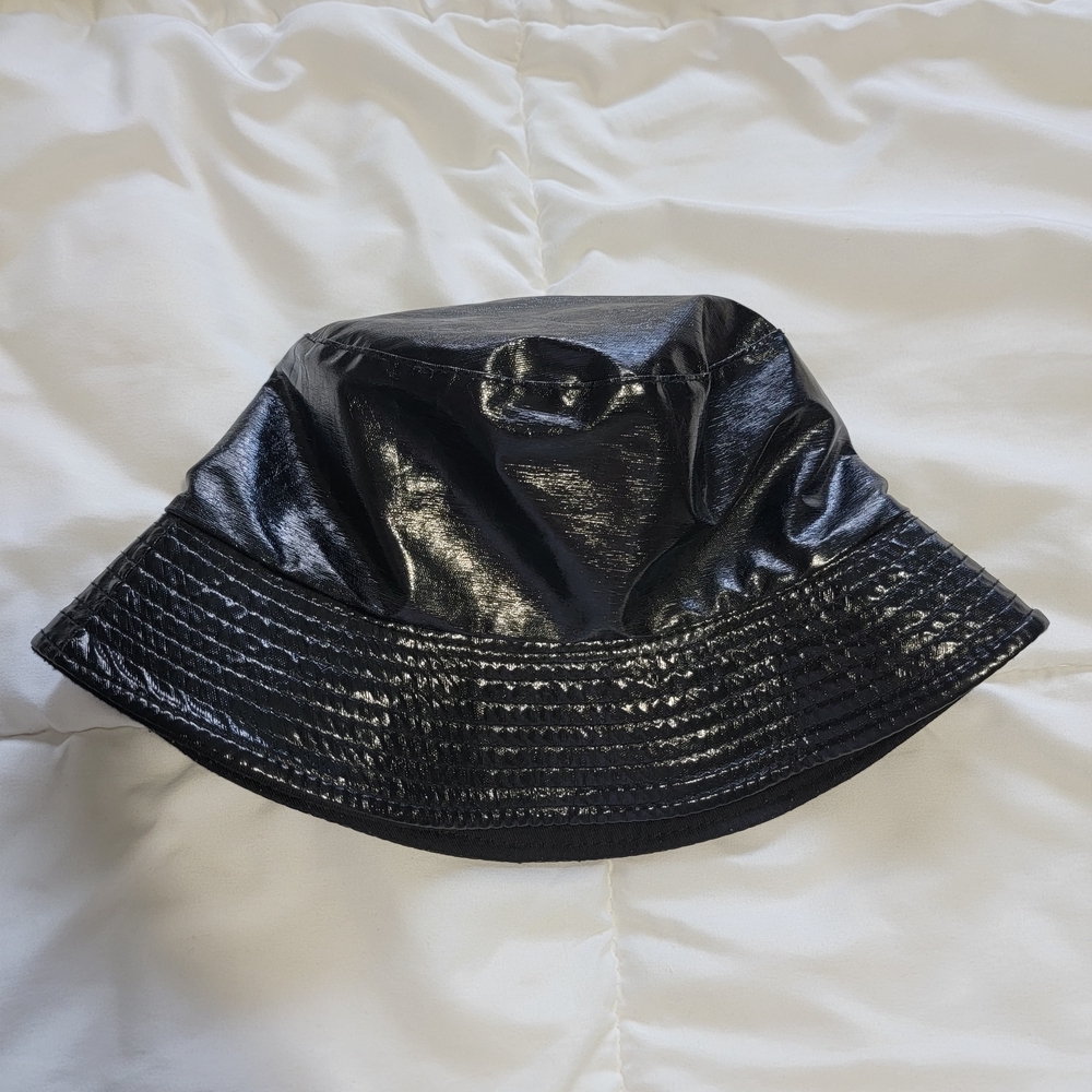 Black Bucket Hat